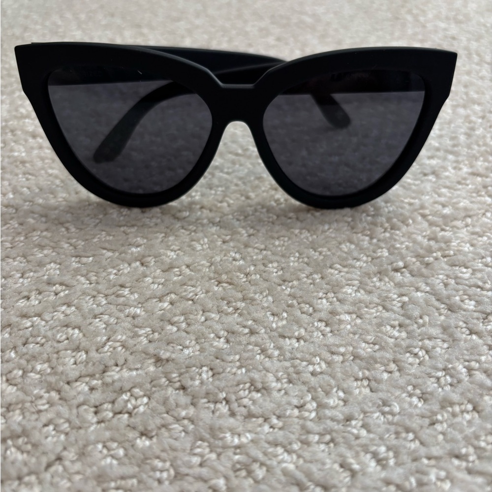 Le Specs Chic Black Cat-Eye Sunglasses (Liar Lair style)